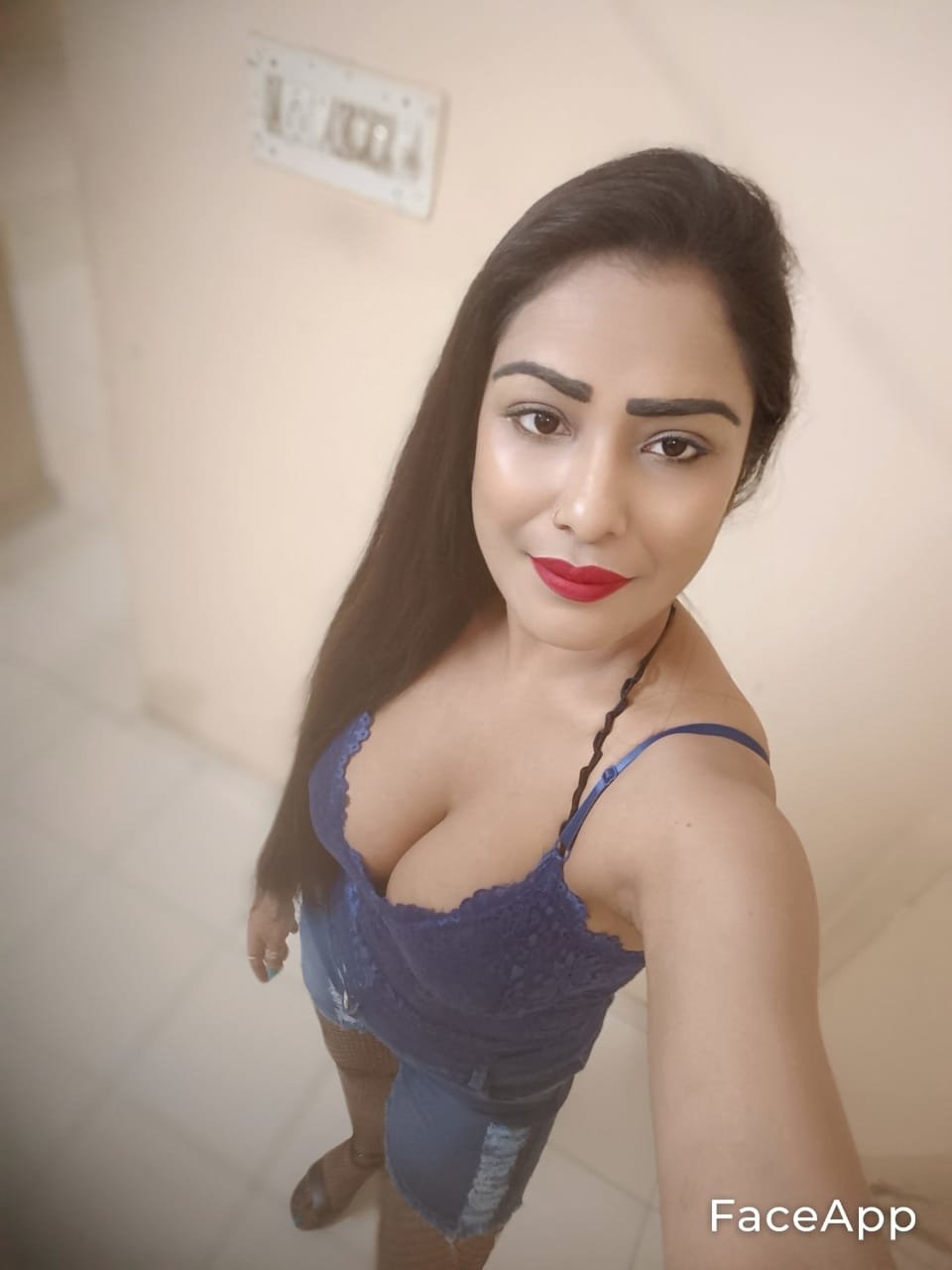 Pune best genuine college girls housewife available 100% Saif a